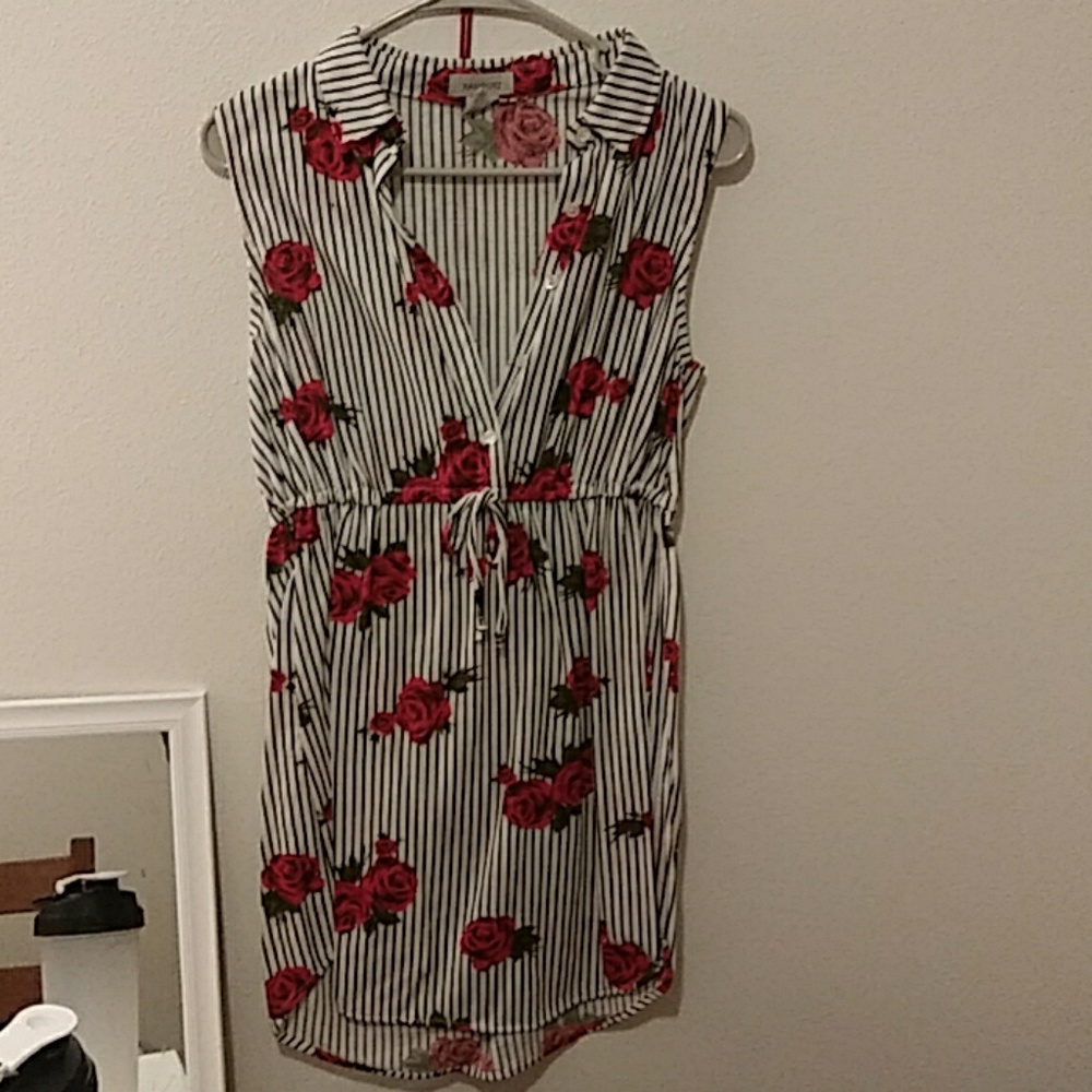 Adorable rosey dress